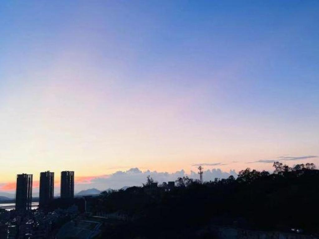 维也纳智好酒店广东阳西月亮湾店 外观 照片